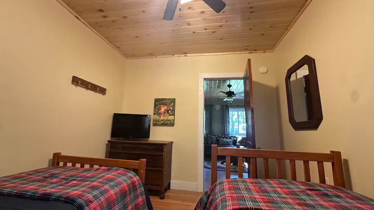 Photo of Bedroom in Eagle Bay