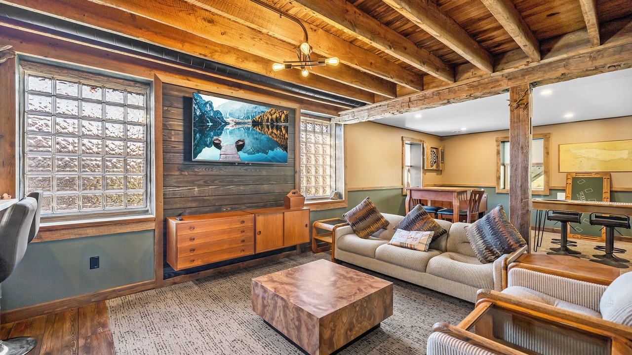Photo of Livingroom in North Bay