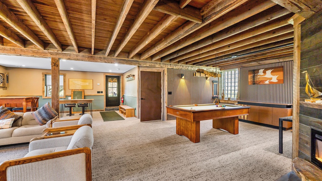 Photo of Livingroom in North Bay