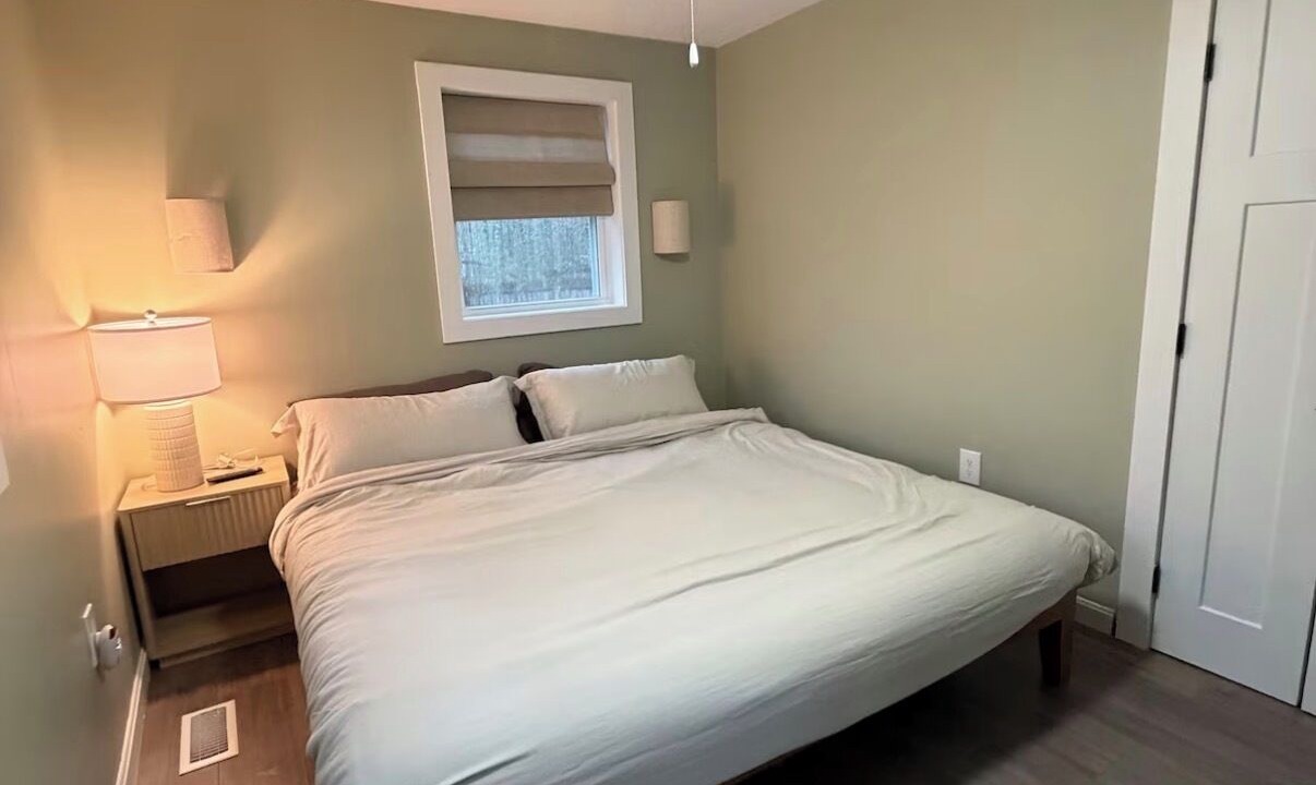 Photo of Bedroom in Lake Arrowhead