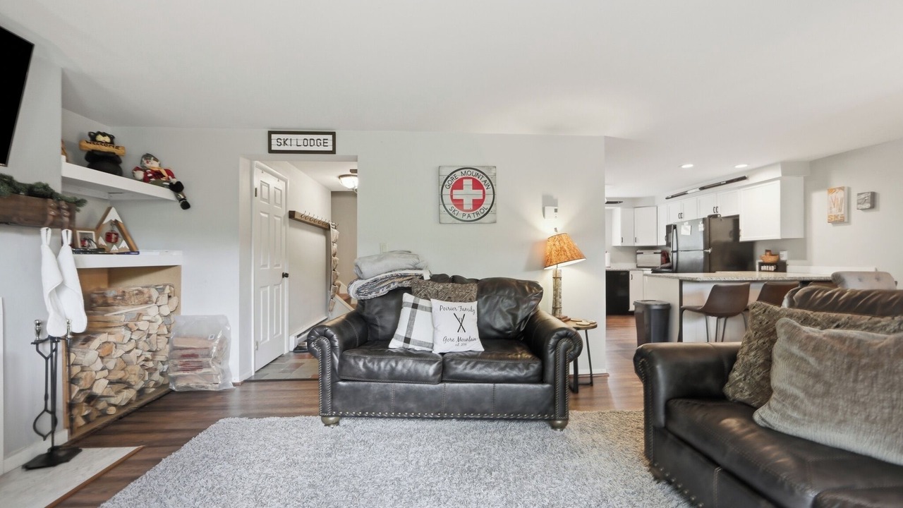 Photo of Livingroom in North Creek