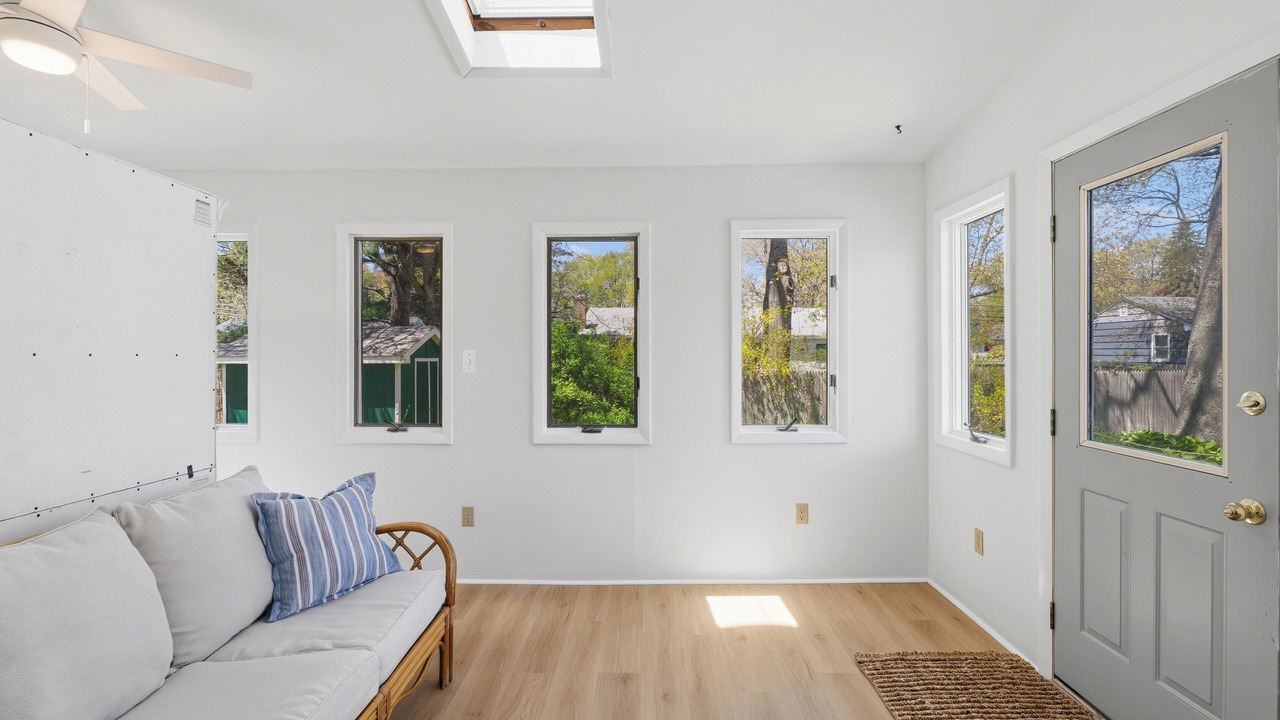 Photo of Livingroom in Kenyon