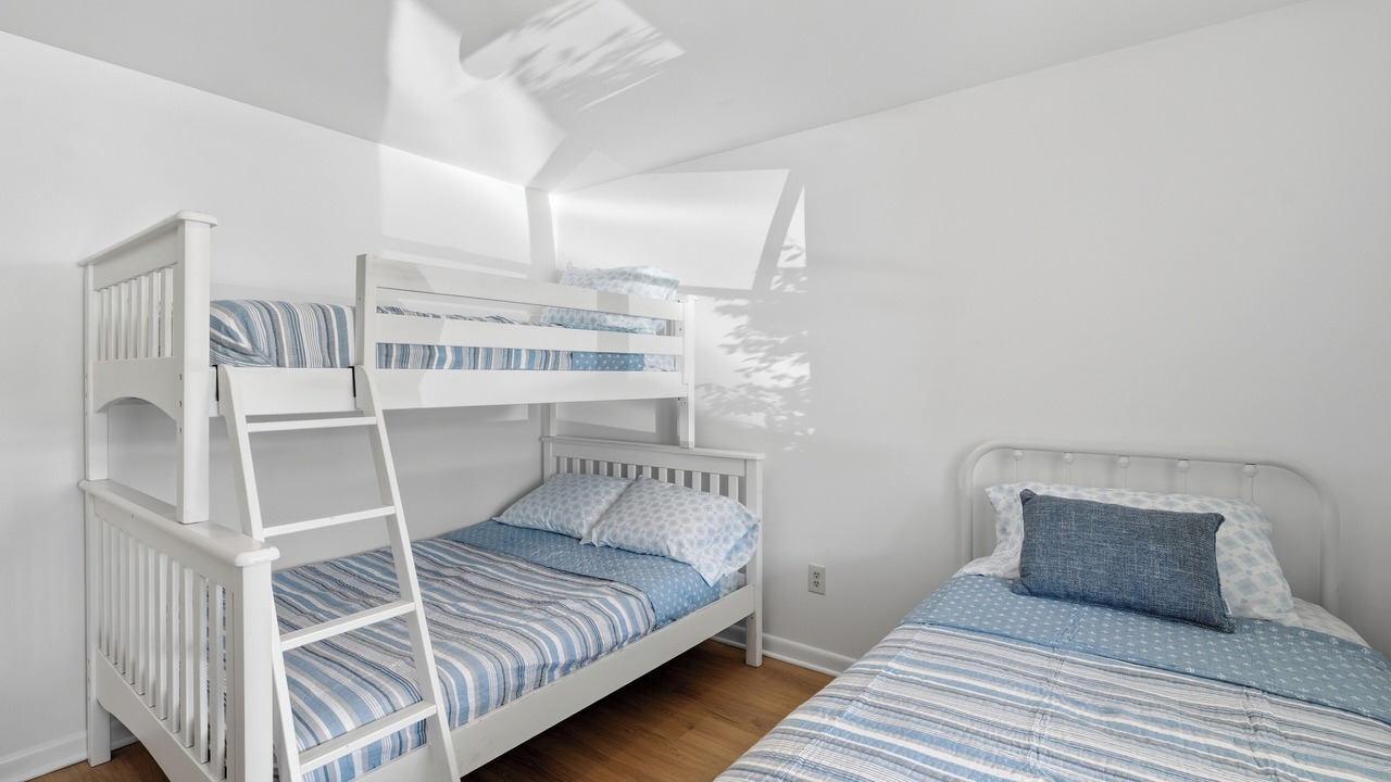 Photo of Bedroom in Kenyon