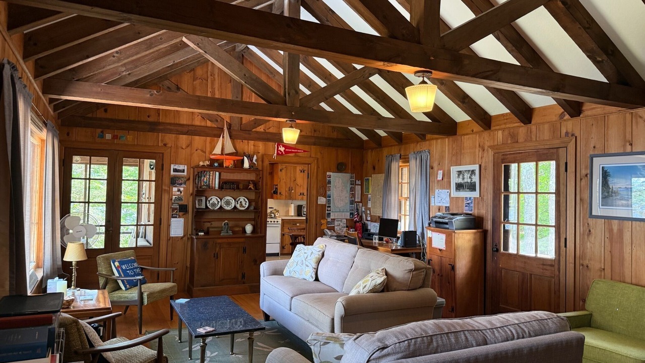 Photo of Livingroom in Alton