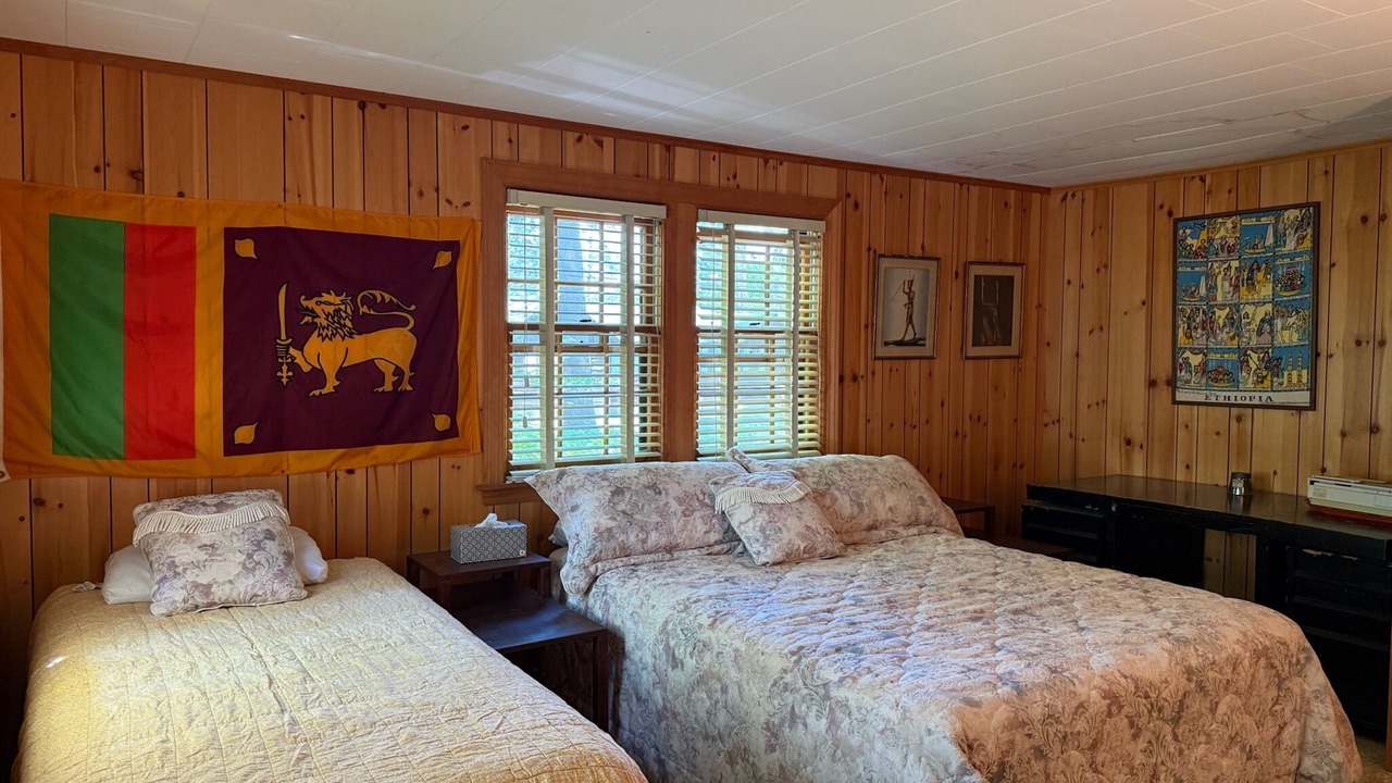 Photo of Bedroom in Alton