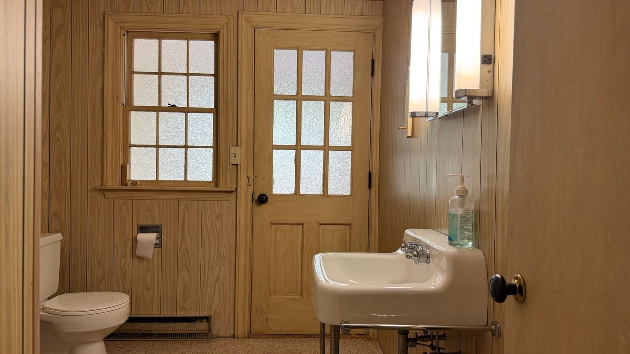 Photo of Bathroom in Alton