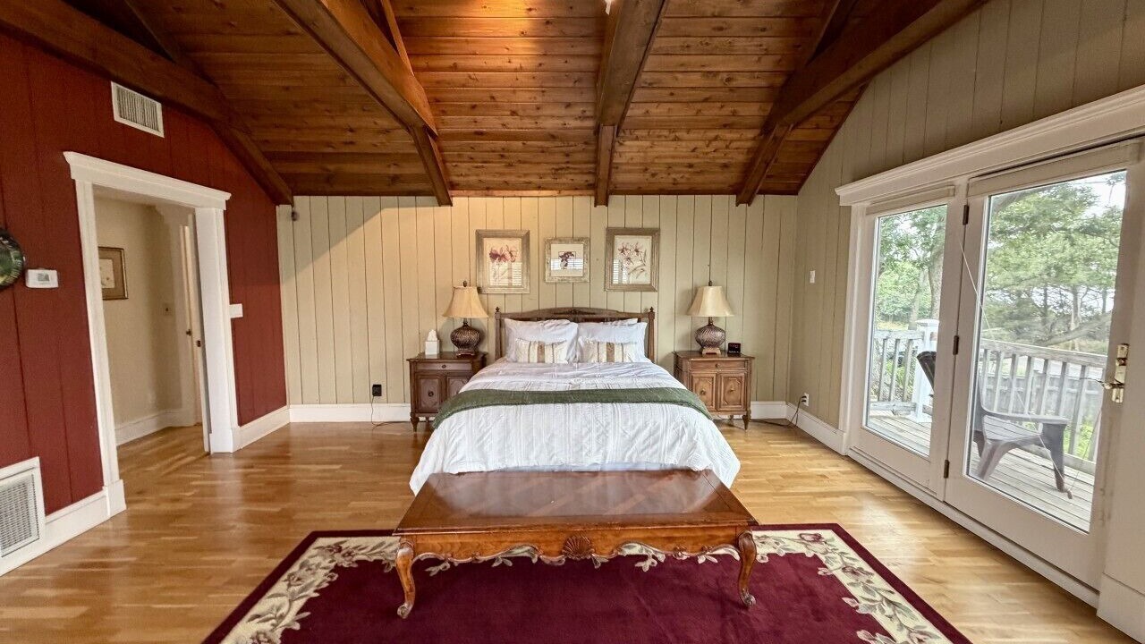Photo of Bedroom in Asharoken