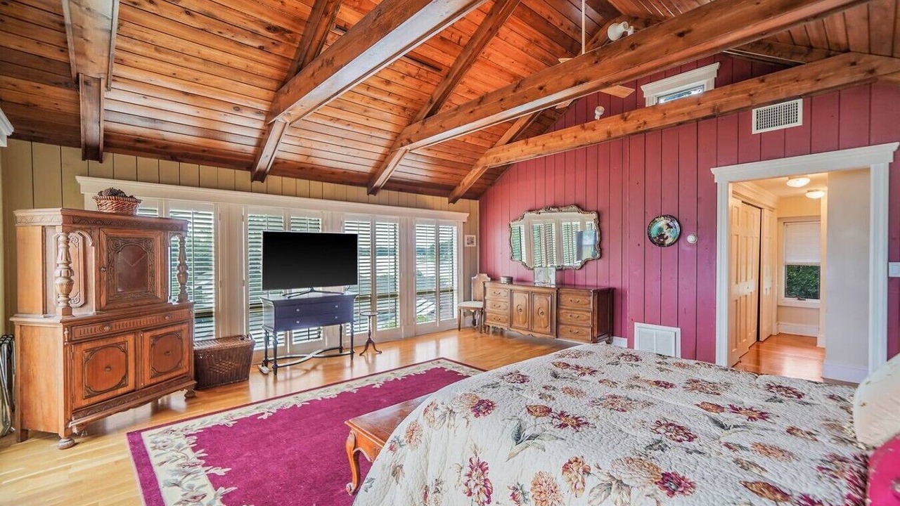 Photo of Bedroom in Asharoken
