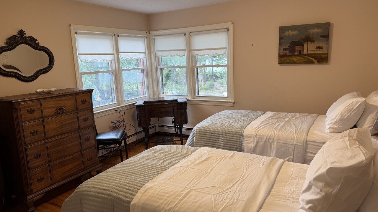 Photo of Bedroom in Asharoken