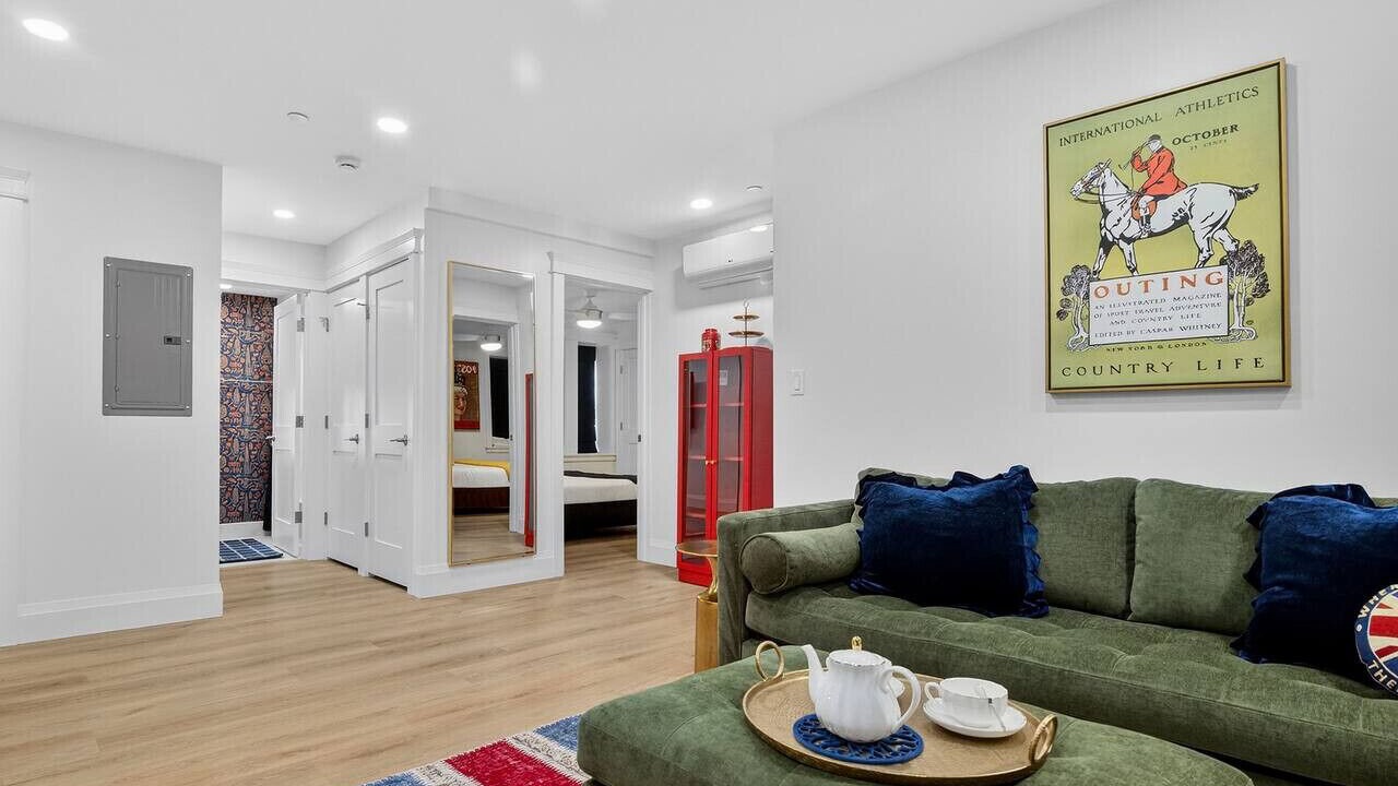 Photo of Livingroom in Inman Square