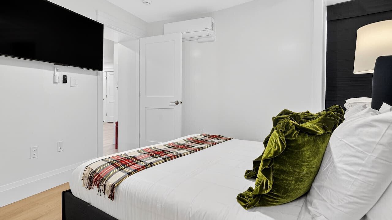 Photo of Bedroom in Inman Square