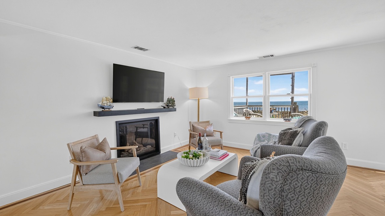 Photo of Livingroom in Scituate