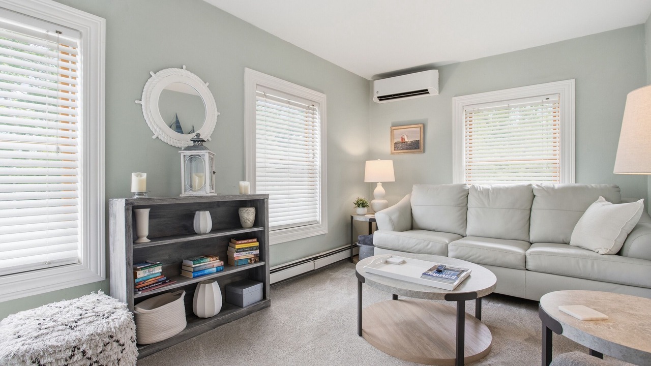 Photo of Livingroom in Northport