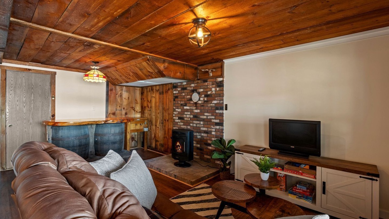 Photo of Livingroom in Locke Lake Colony