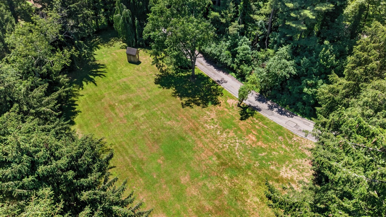 Photo of Outdoor in Glen Head