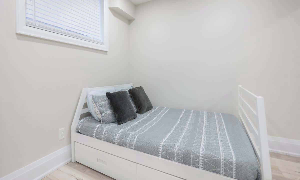 Photo of Bedroom in Crystal Beach