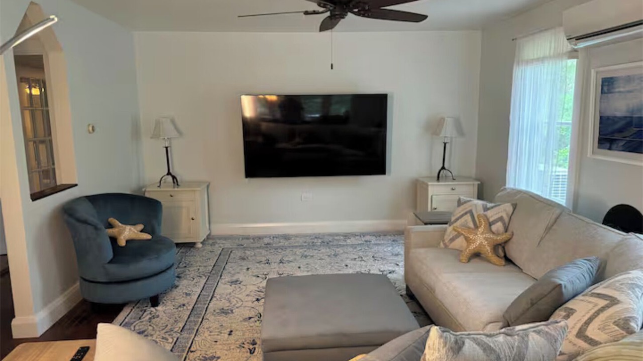 Photo of Livingroom in Oak Bluffs