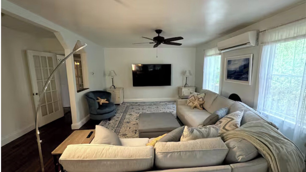 Photo of Livingroom in Oak Bluffs