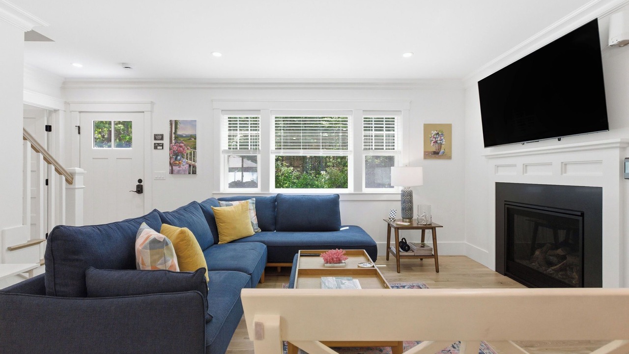 Photo of Livingroom in East Falmouth