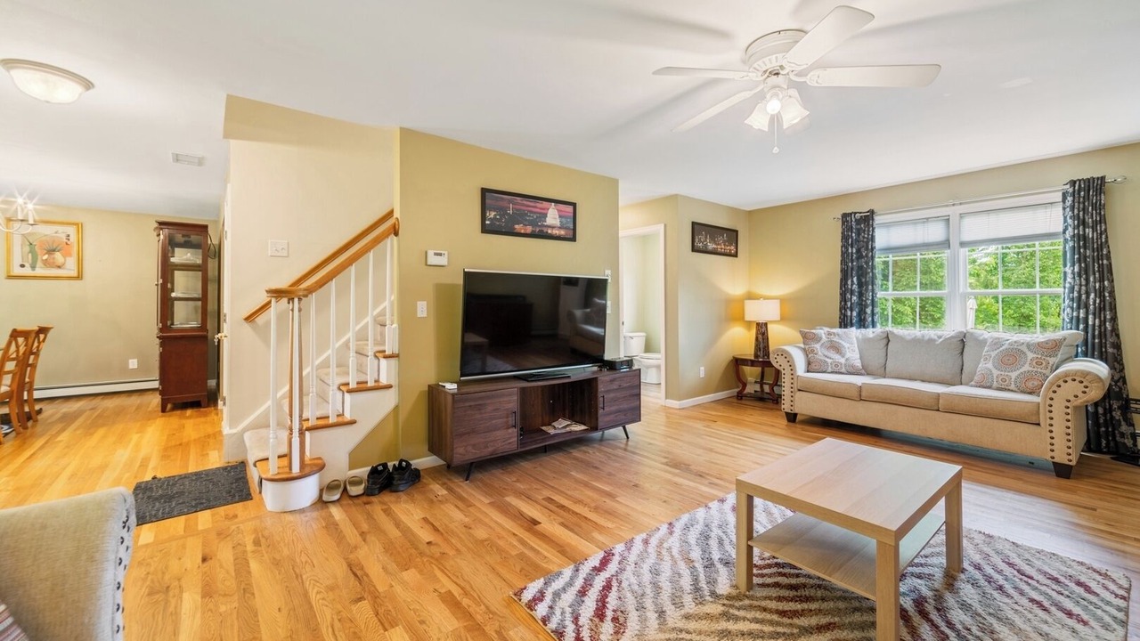Photo of Livingroom in Gaylordsville