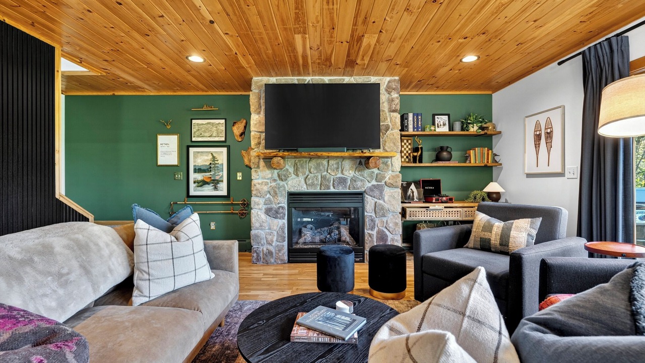 Photo of Livingroom in Bethel