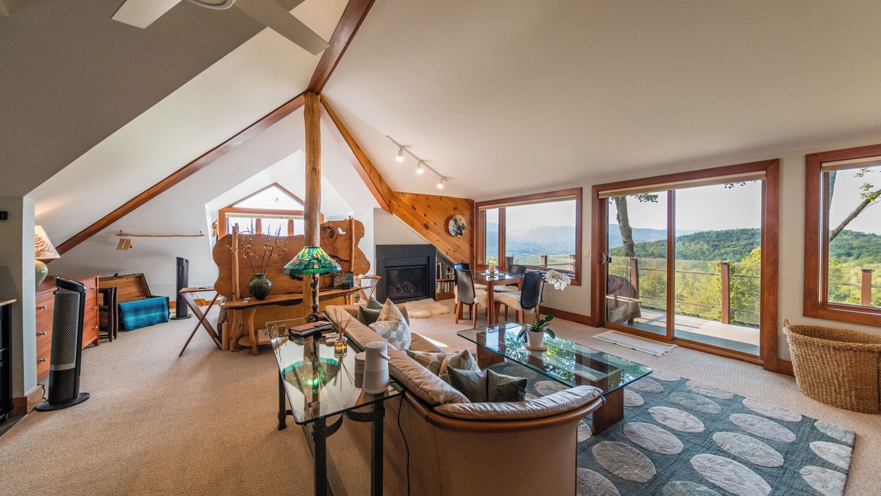 Photo of Livingroom in Moretown