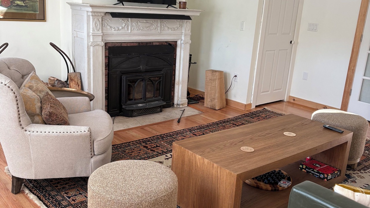 Photo of Livingroom in Lee