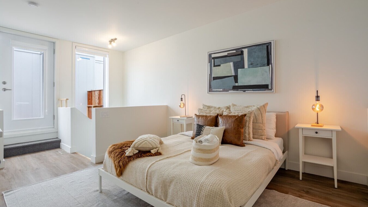 Photo of Bedroom in La Petite-Patrie
