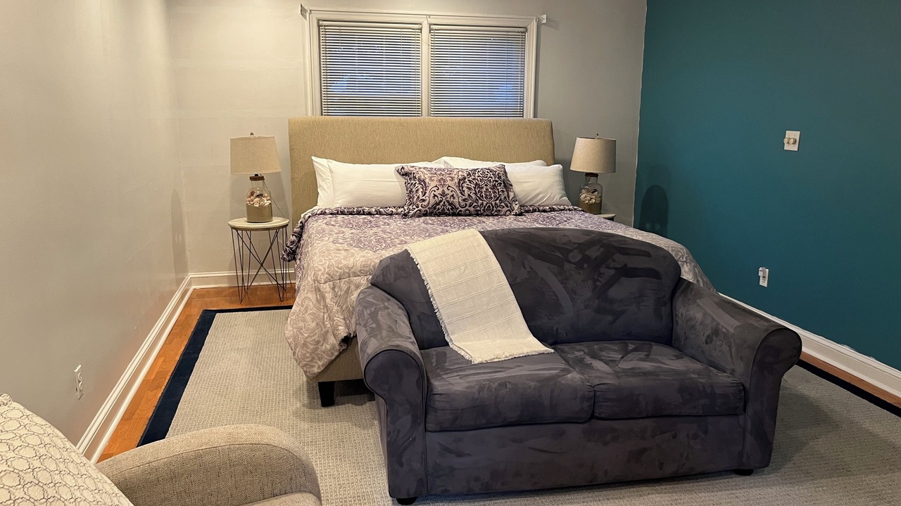 Photo of Bedroom in Teaneck