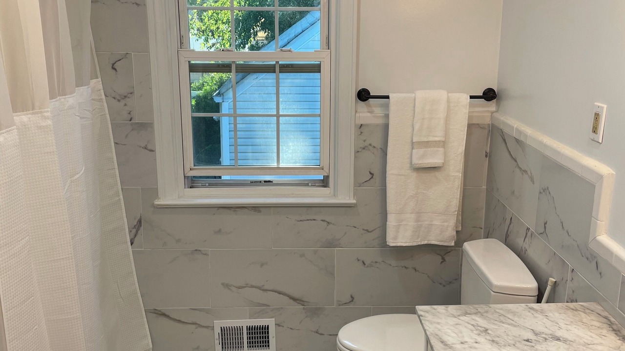 Photo of Bathroom in Teaneck