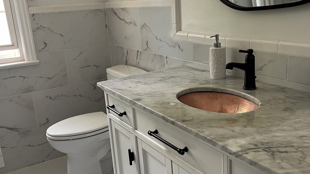 Photo of Bathroom in Teaneck