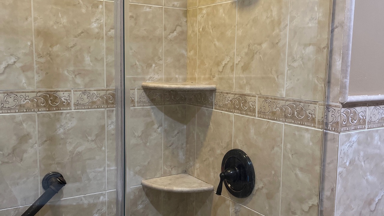 Photo of Bathroom in Teaneck