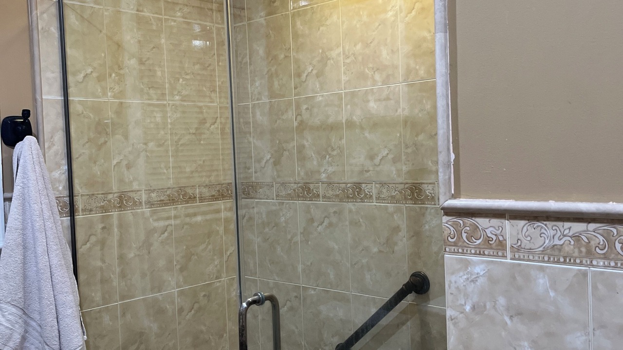 Photo of Bathroom in Teaneck