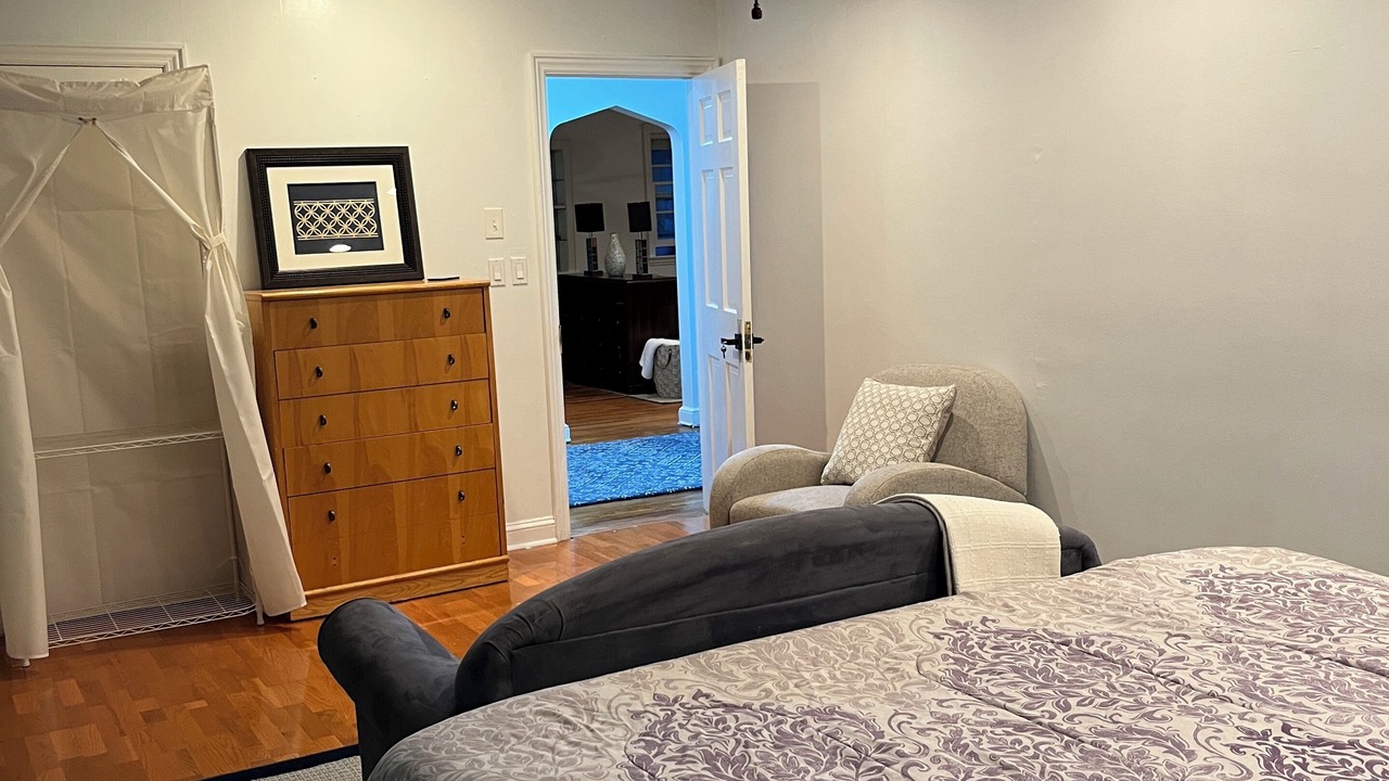 Photo of Bedroom in Teaneck