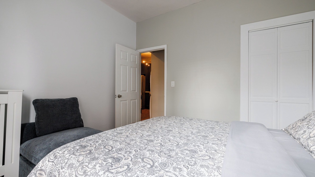 Photo of Bedroom in Bloomingdale