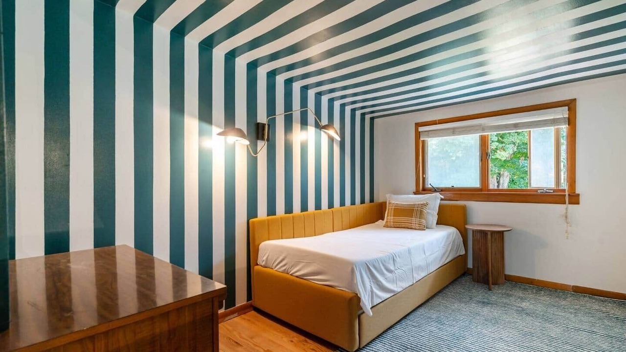 Photo of Bedroom in Jefferson Heights