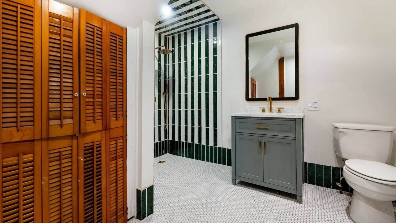 Photo of Bathroom in Jefferson Heights