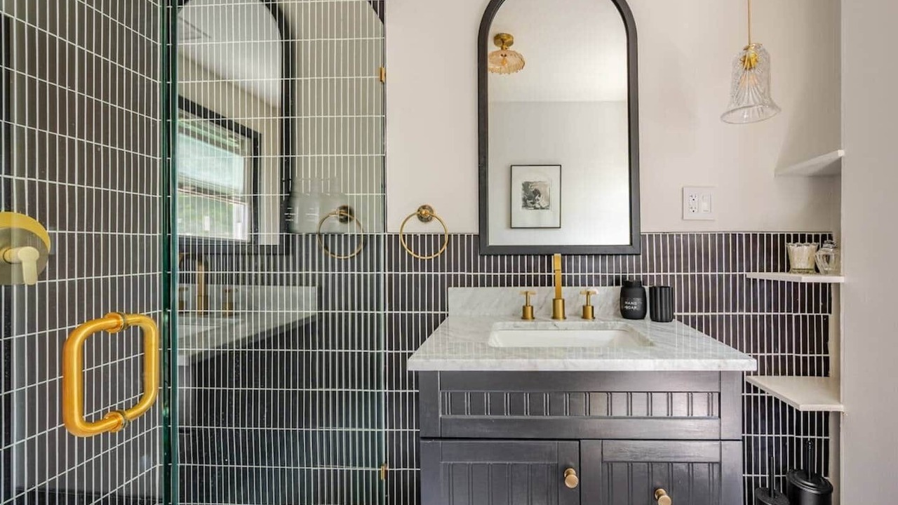 Photo of Bathroom in Jefferson Heights
