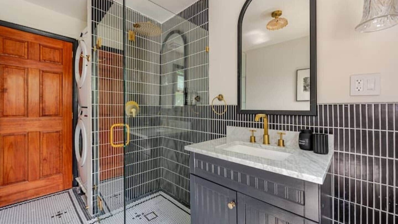 Photo of Bathroom in Jefferson Heights