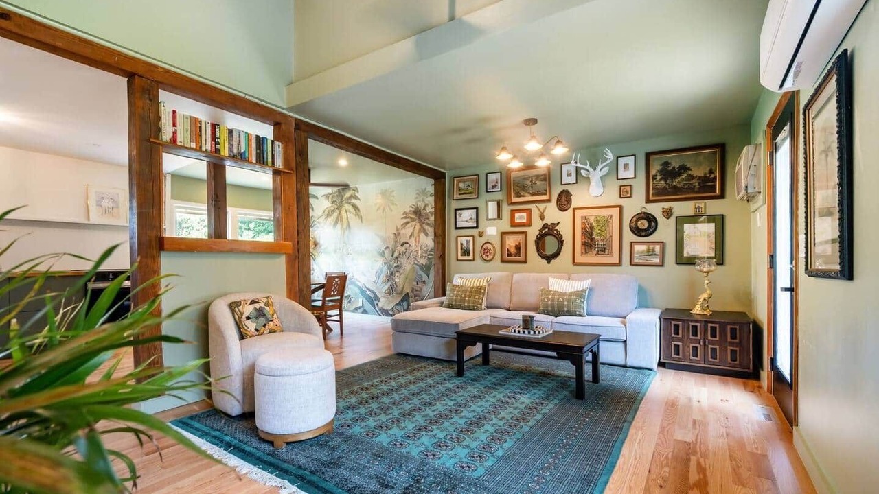 Photo of Livingroom in Jefferson Heights