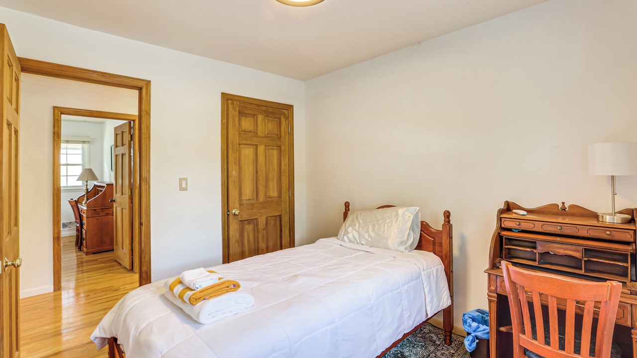 Photo of Bedroom in Bayville