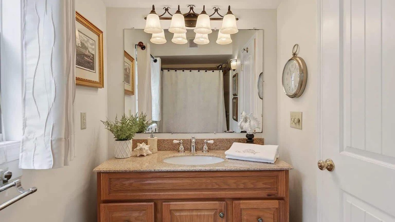 Photo of Bathroom in Ocean Park