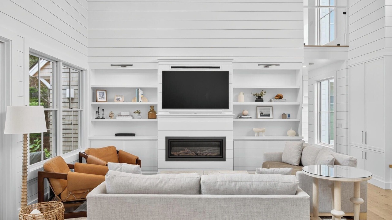 Photo of Livingroom in East Falmouth