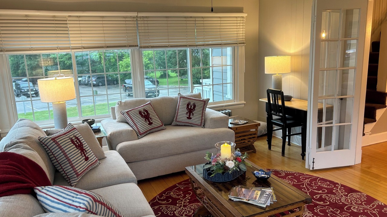 Photo of Livingroom in York Harbor