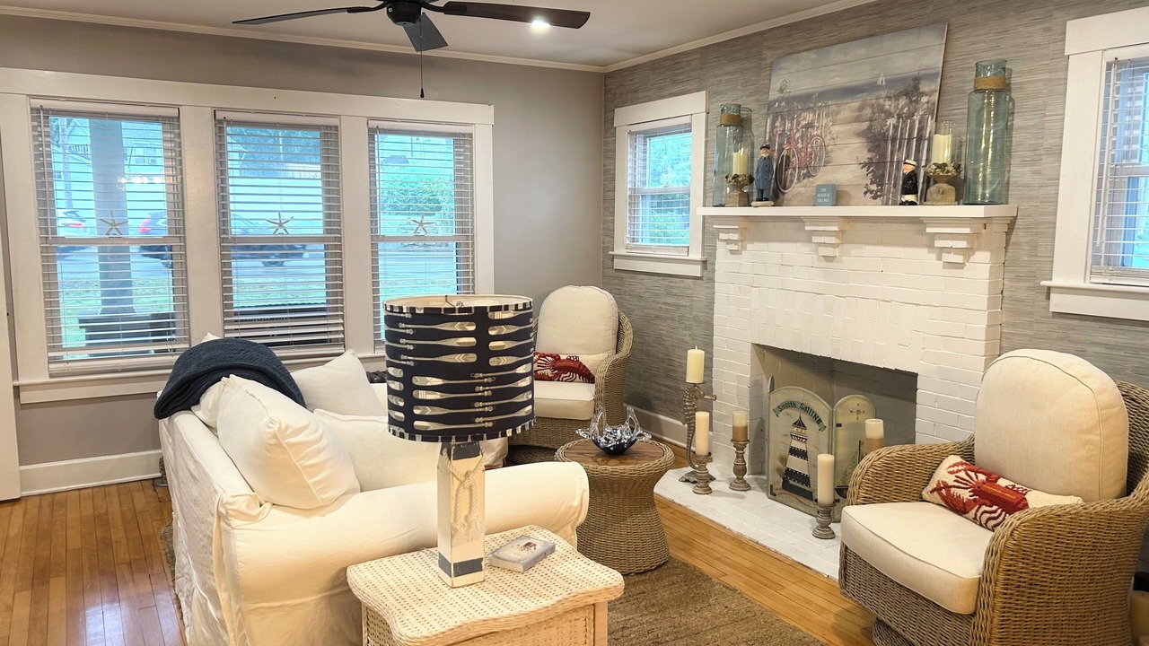 Photo of Livingroom in York Harbor