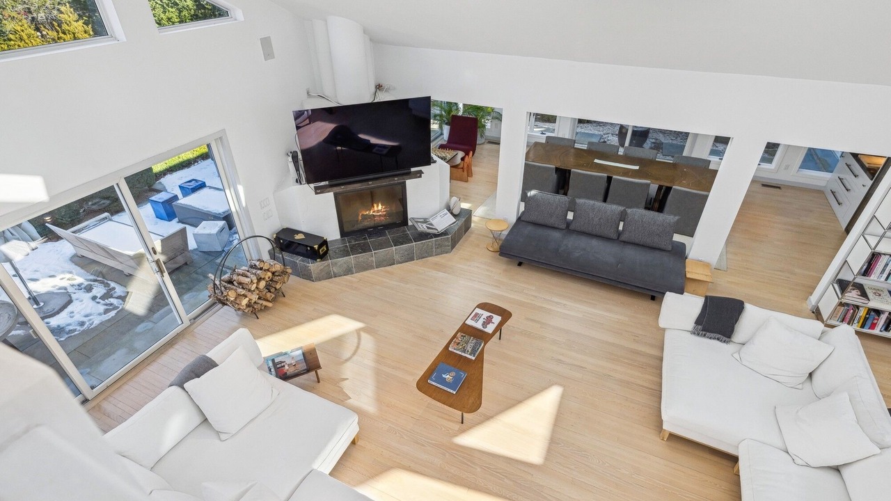 Photo of Livingroom in Sagaponack