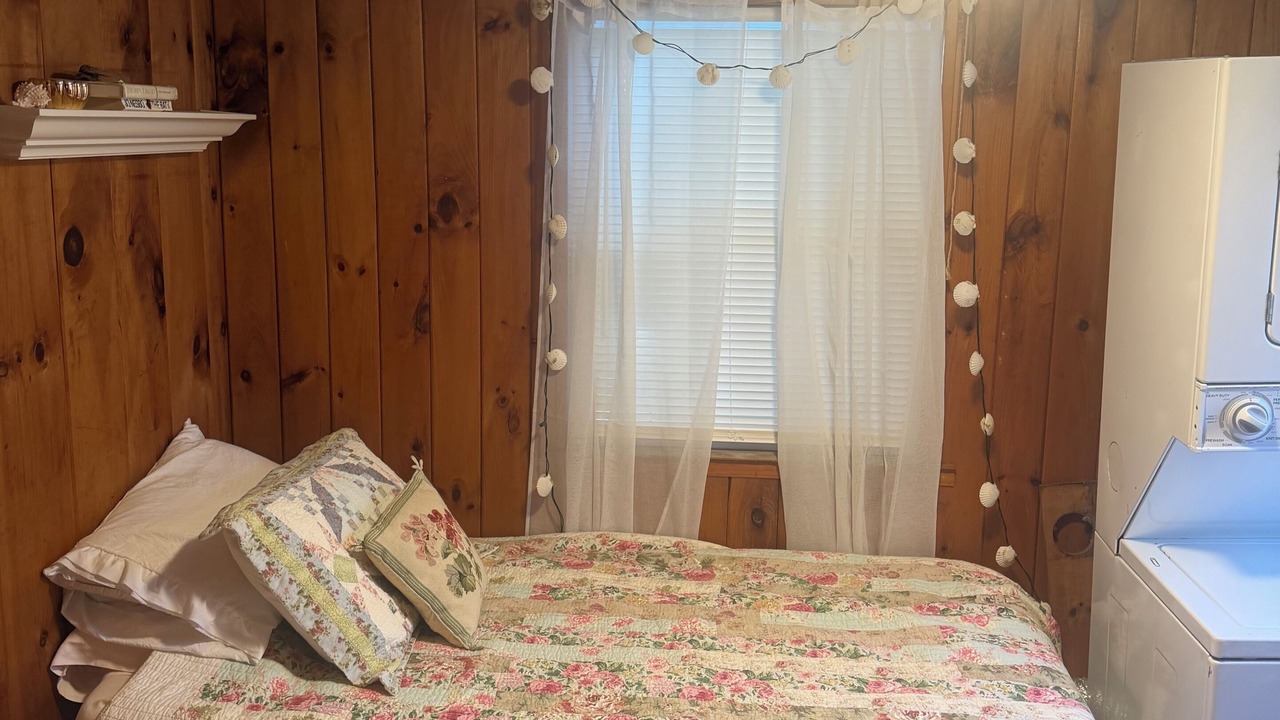 Photo of Bedroom in Malletts Bay