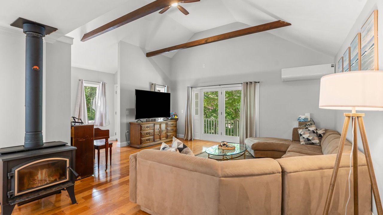 Photo of Livingroom in Barnstable