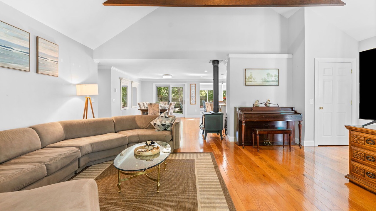 Photo of Livingroom in Barnstable