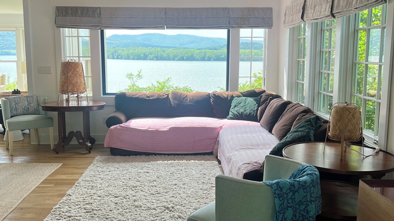 Photo of Livingroom in Moriah Center